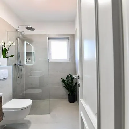 Luxury With A Swimming Pool - Diklo, - 22230 Villa