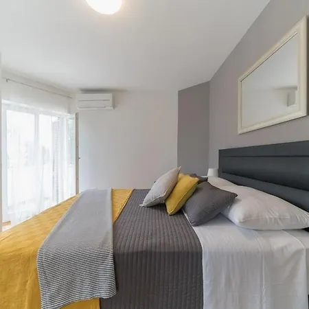 Luxury With A Swimming Pool - Diklo, - 22230 빌라