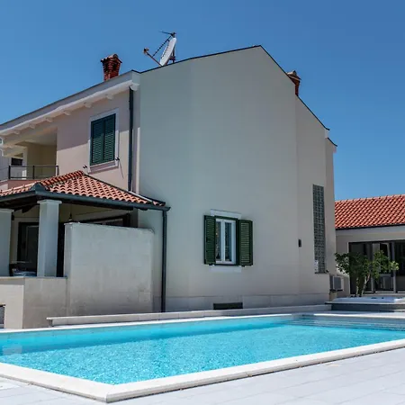 Luxury With A Swimming Pool - Diklo, - 22230