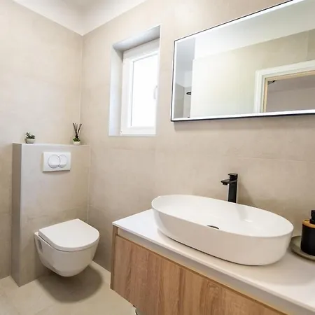 Luxury With A Swimming Pool - Diklo, - 22230