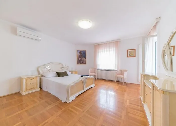 Villa Luxury With A Swimming Pool - Diklo, - 22230