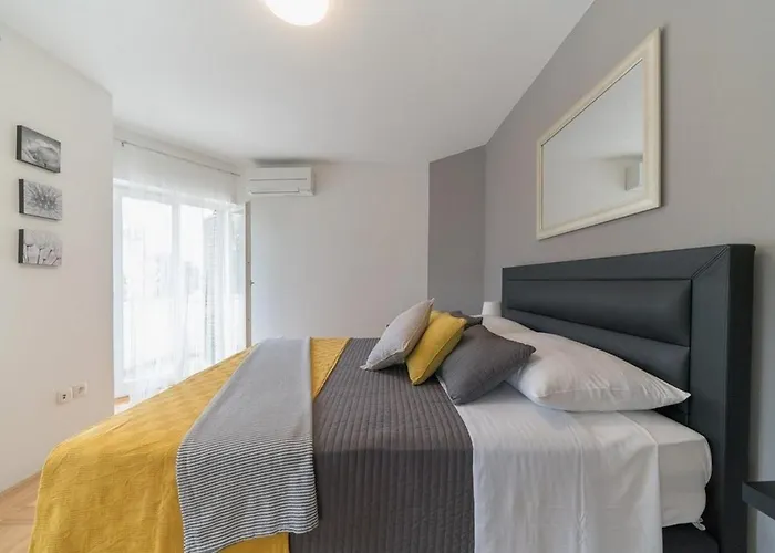 Luxury With A Swimming Pool - Diklo, - 22230 Villa