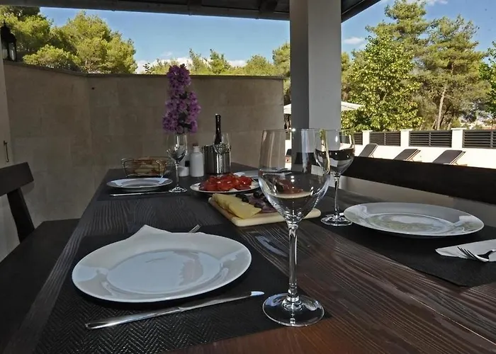 Luxury With A Swimming Pool - Diklo, - 22230 Villa